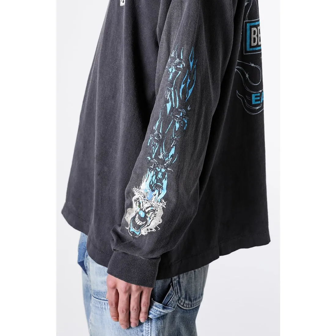 SAINT Mxxxxxx LS TEE/BTFL BASTARS/BLK flame dice distressed long sleeves, washed black S-XL, look for cylindrical fabrics without side seams, don’t buy open ones anymore, boring Assute ready-made garments dyed, all parts faded with spray paint/dirty with hand-made graffiti, collar and cuffs frayed, many hangings/original level printing restored, customized new markings/accessories complete, with little angel anti-counterfeiting label